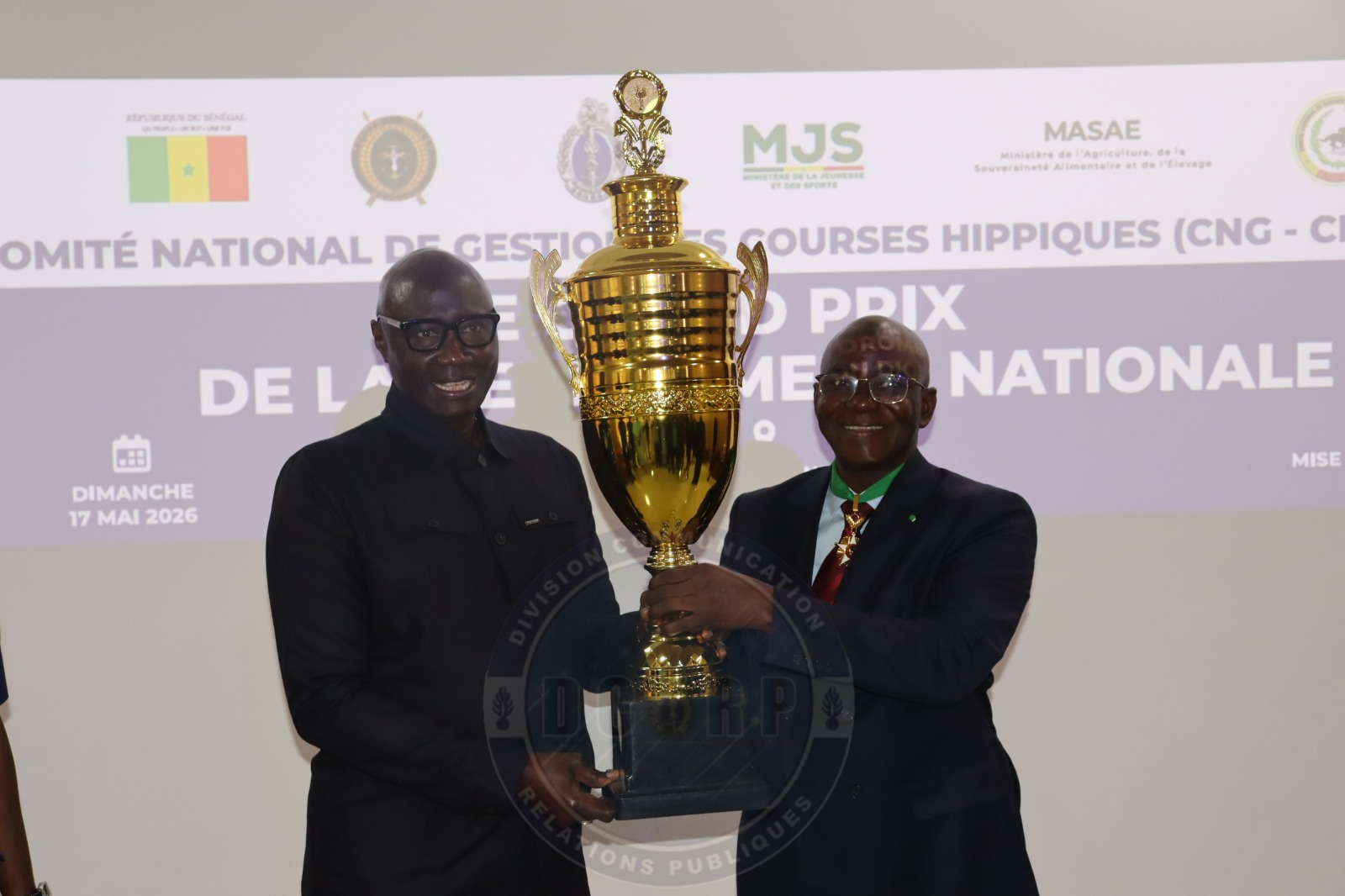 Journée hippique dédiée à la Gendarmerie nationale : Remise de trophées au Haut-commandement - Image 4